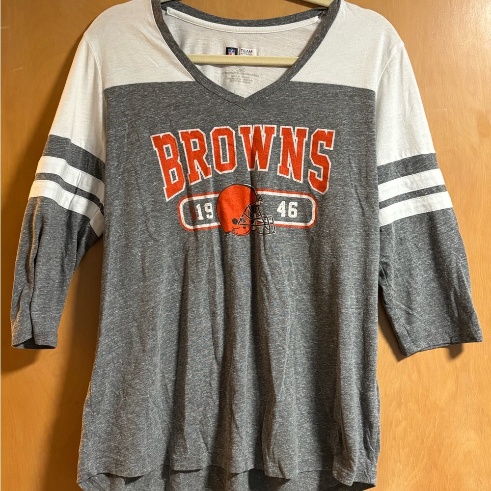 NFL Team Apparel Women's Gray and Cream Top